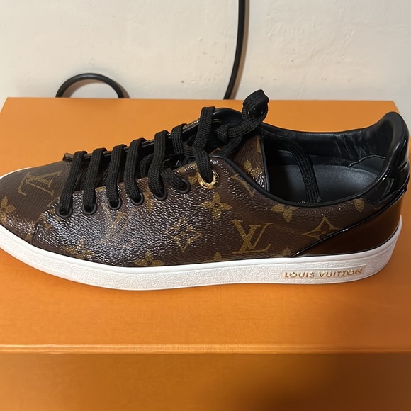 Louis Vuitton Frontrow Sneaker - Picture 5 of 5
